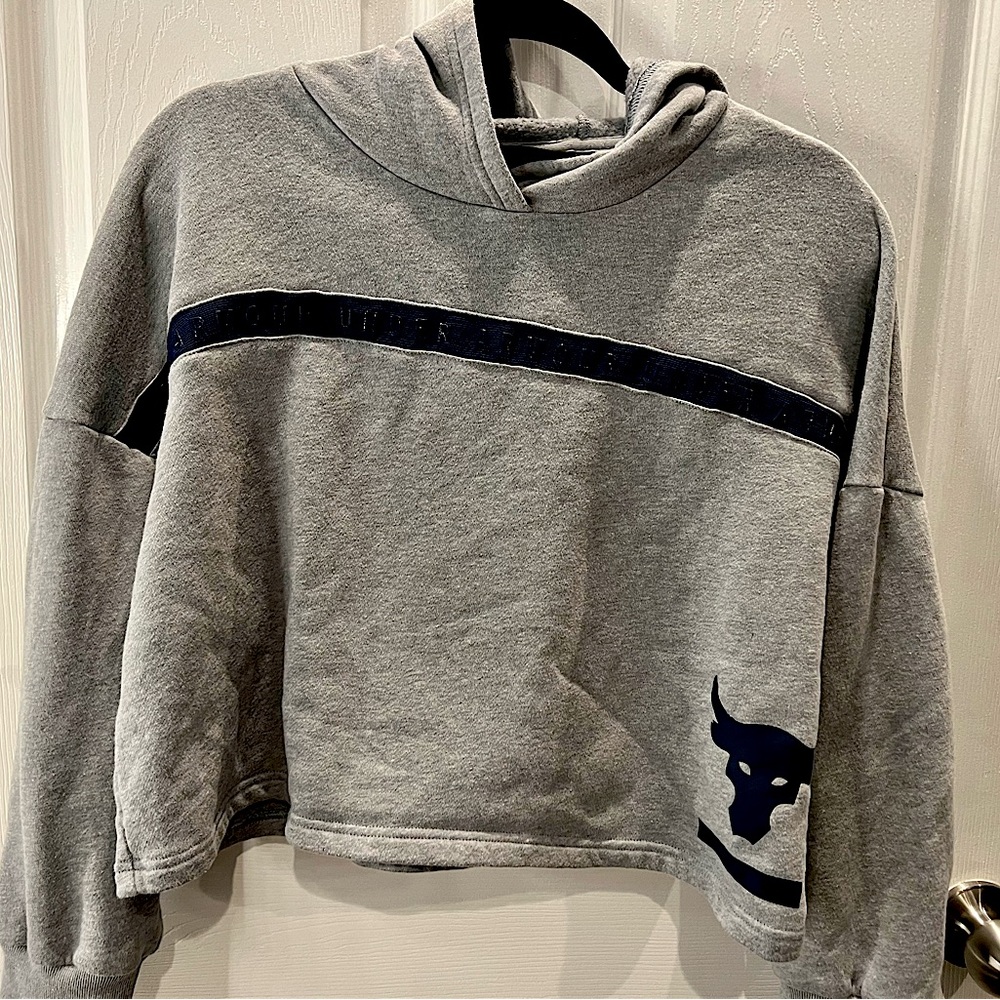 Cropped hooded sweatshirt